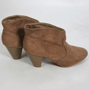 NEW Charlotte Russe Taupe Ankle Boots-Size 6